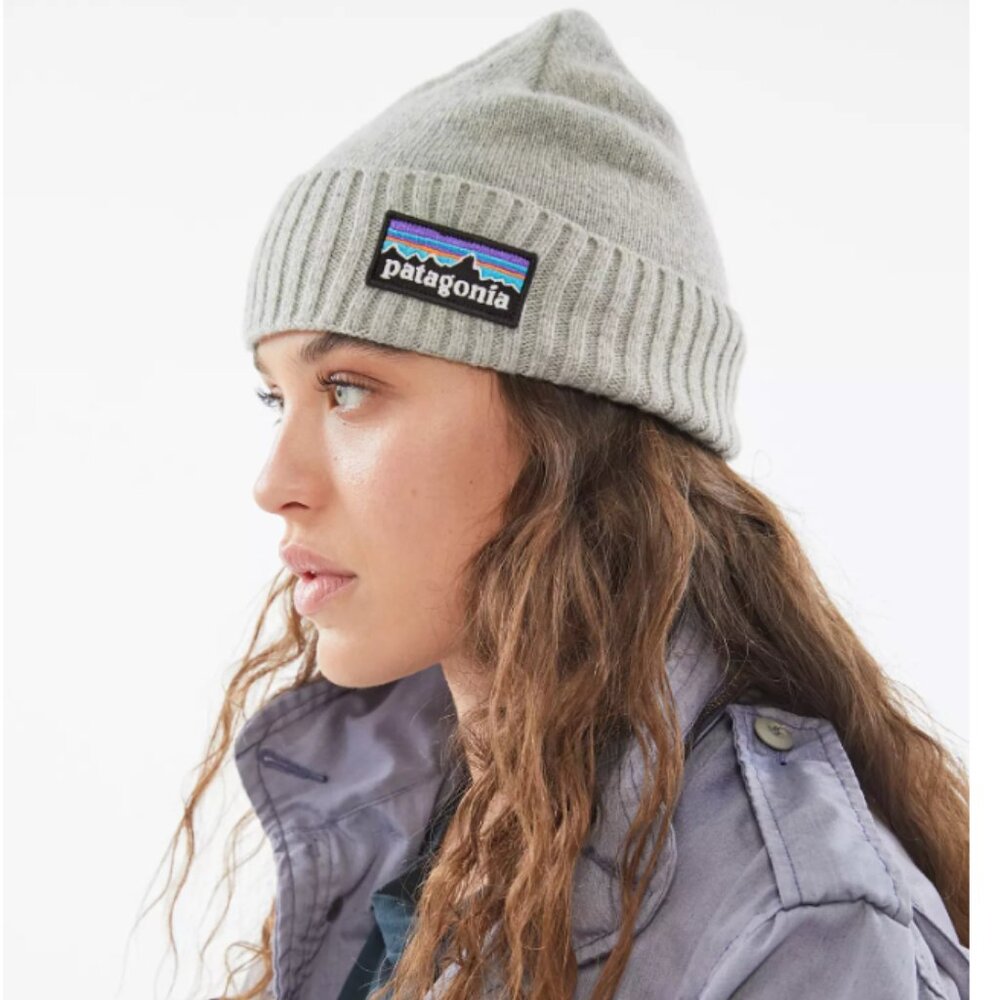 Patagonia Brodeo Beanie P-6 Logo Drifter Grey Unisex - Picture 2 of 7